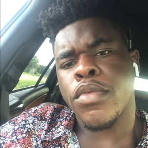 Meet your Posher, Emmanuel